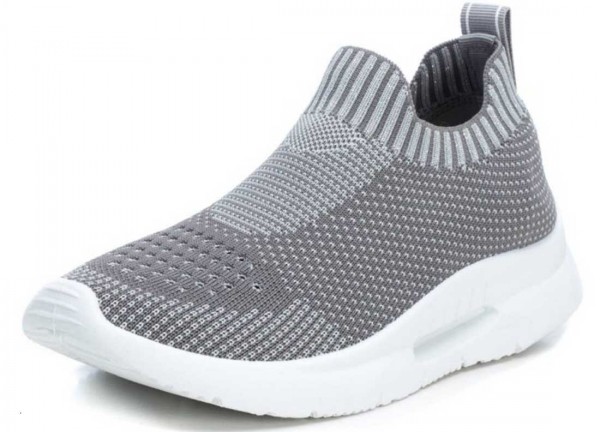 Super bequeme Sock Sneakers von Xti aus Spanien, grau (gris)